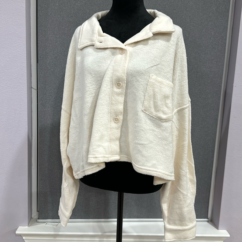 Fleece buttoned crop long sleeve